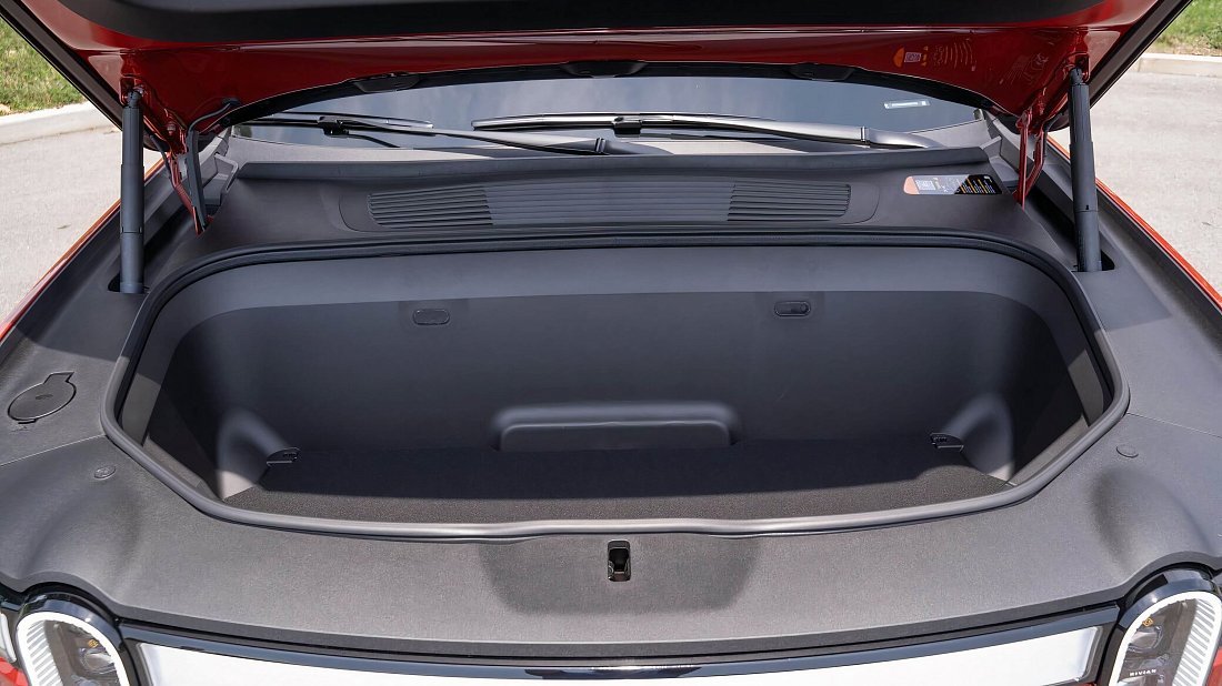 Фото Rivian R1T Performance Dual-Motor Max (2025-...) передний багажник (frunk)