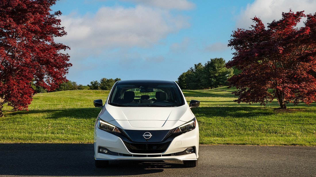 Nissan Leaf 60 kWh (2022-…) передняя часть, решетка радиатора, фары, бампер, экстерьер