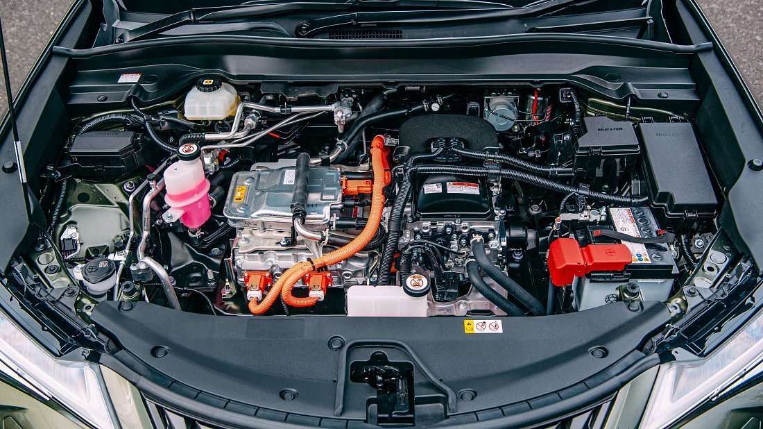 Lexus UX 300e (2023-…) передний багажник (frunk), под капотом, место для хранения, груз, вместимость, дополнительное пространство