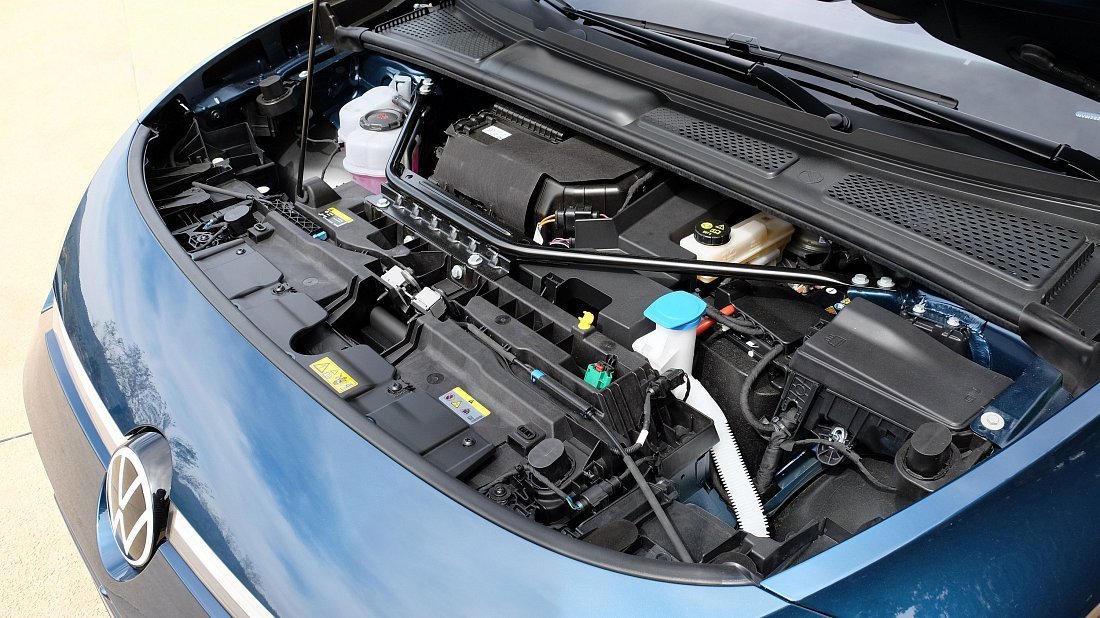 Volkswagen ID.7 Tourer Pro (2024-…) передний багажник (frunk), под капотом, место для хранения, груз, вместимость, дополнительное пространство