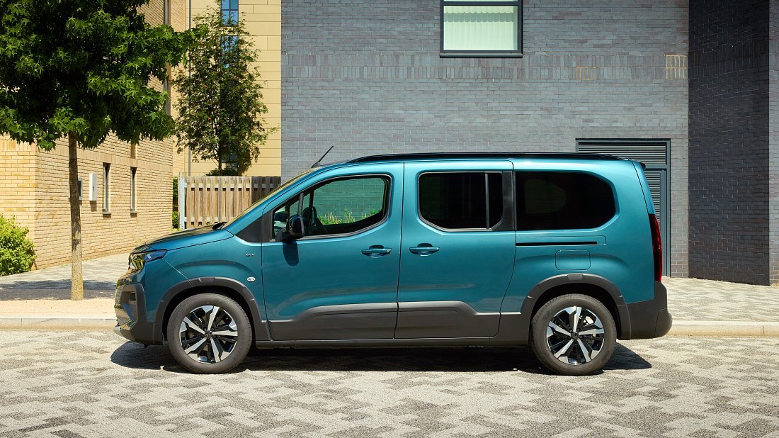 Peugeot e-Rifter XL 50 kWh (2024-...) вид сбоку, силуэт, двери, колеса, экстерьер