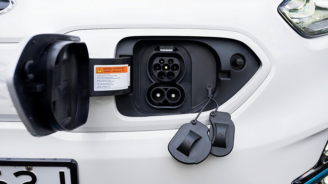 Kia Niro EV Long Range (2018-2022) порт для зарядки (Европа), зарядка, разъем, штекер, коннектор