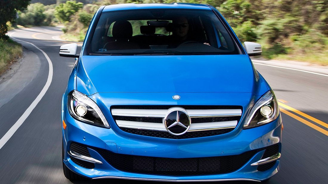 Mercedes B 250e (2014-2017) передняя часть, решетка радиатора, фары, бампер, экстерьер