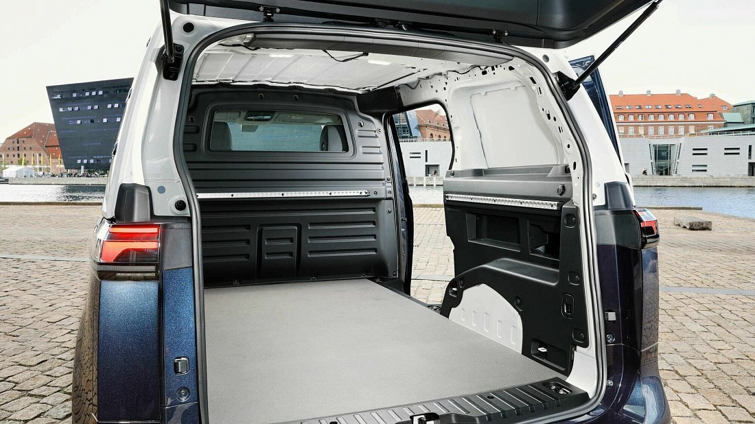 Volkswagen ID.Buzz Cargo Pro 4MOTION (2024-…) багажник, сиденья подняты, грузовое пространство, объем багажника, вместимость багажника, место для хранения