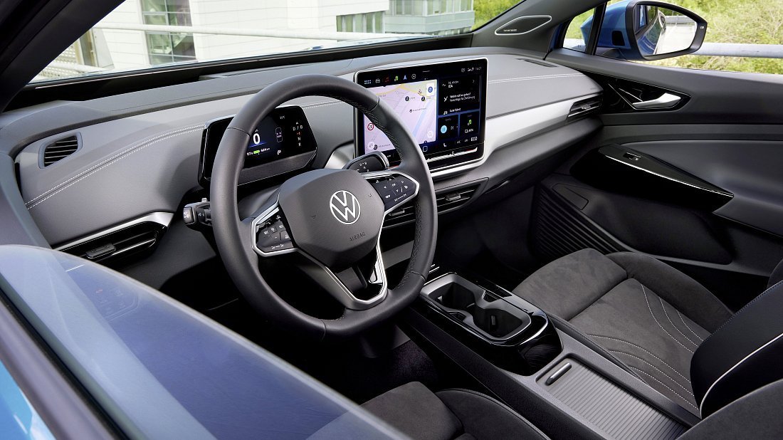 Volkswagen ID.4 Pro 4MOTION (2023-…) интерьер, переднее сиденье, водительское сиденье, приборная панель, рулевое колесо, информационно-развлекательная система, кокпит