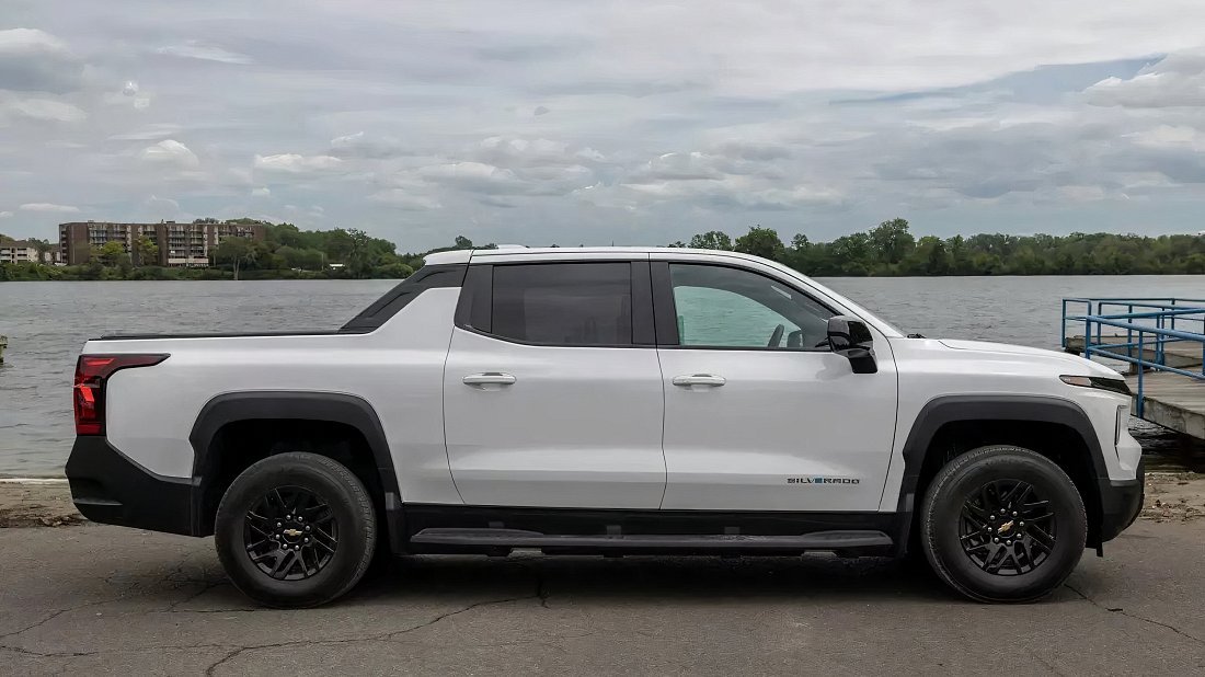Chevrolet Silverado EV Work Truck Standard Range (2025-…) вид сбоку, силуэт, двери, колеса, экстерьер