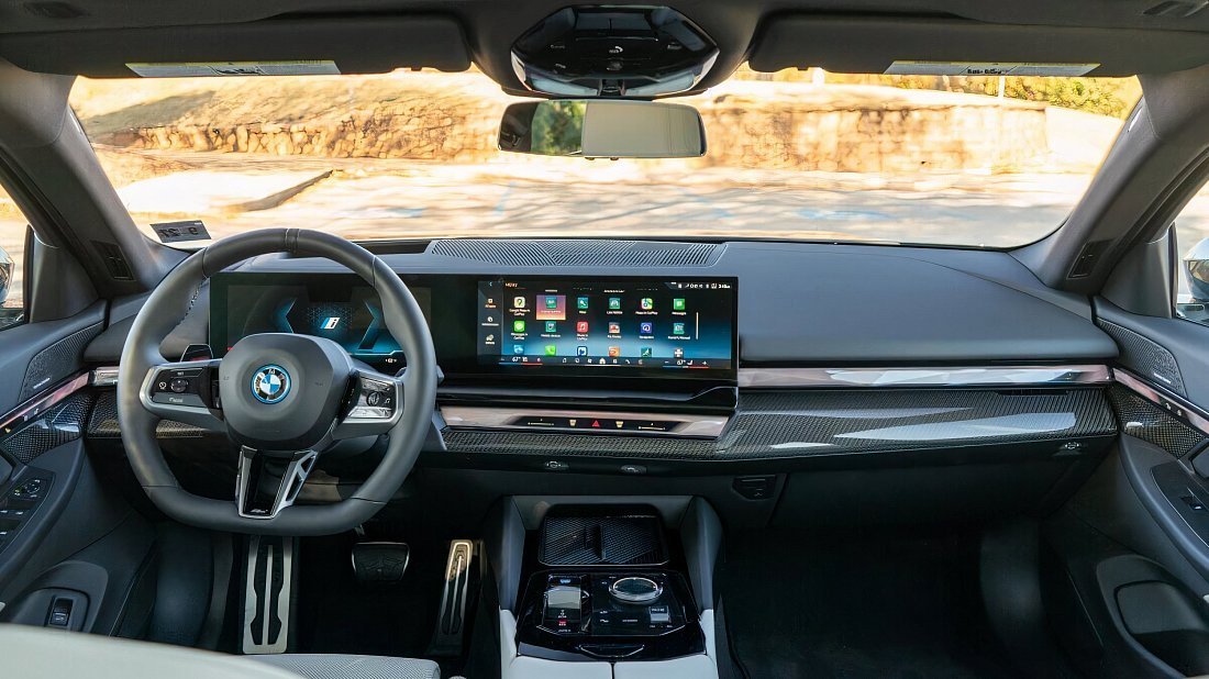 Фото BMW i5 xDrive40 (2024-2025) интерьер