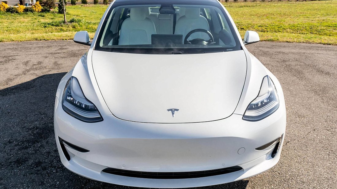 Tesla Model 3 Long Range AWD (2018-2023) передняя часть, решетка радиатора, фары, бампер, экстерьер