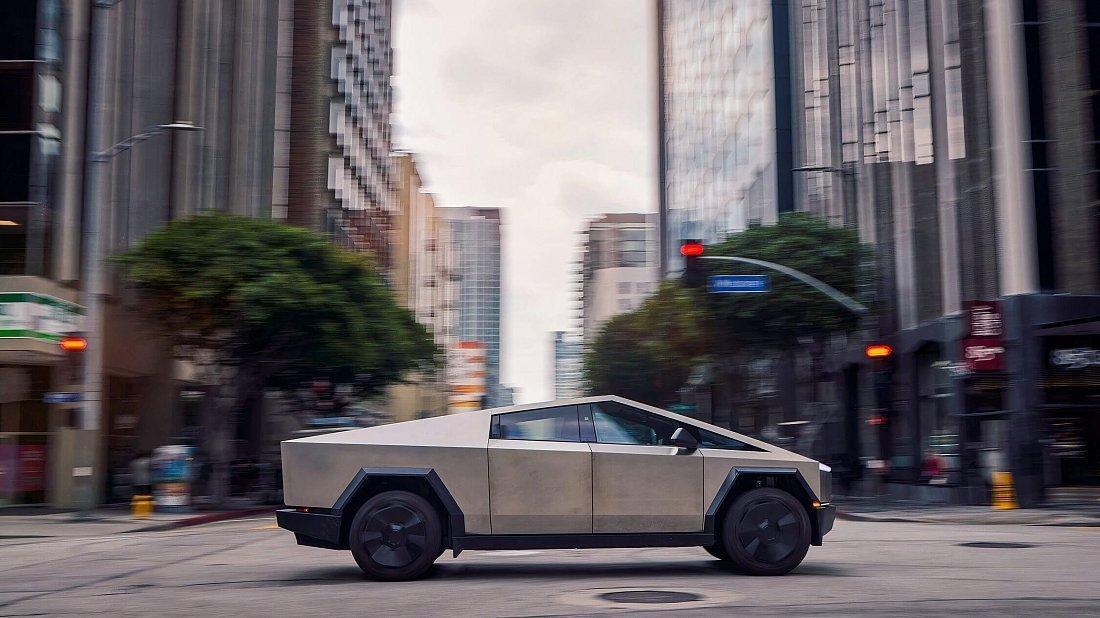 Tesla Cybertruck Cyberbeast (2024-…) вид сбоку, силуэт, двери, колеса, экстерьер
