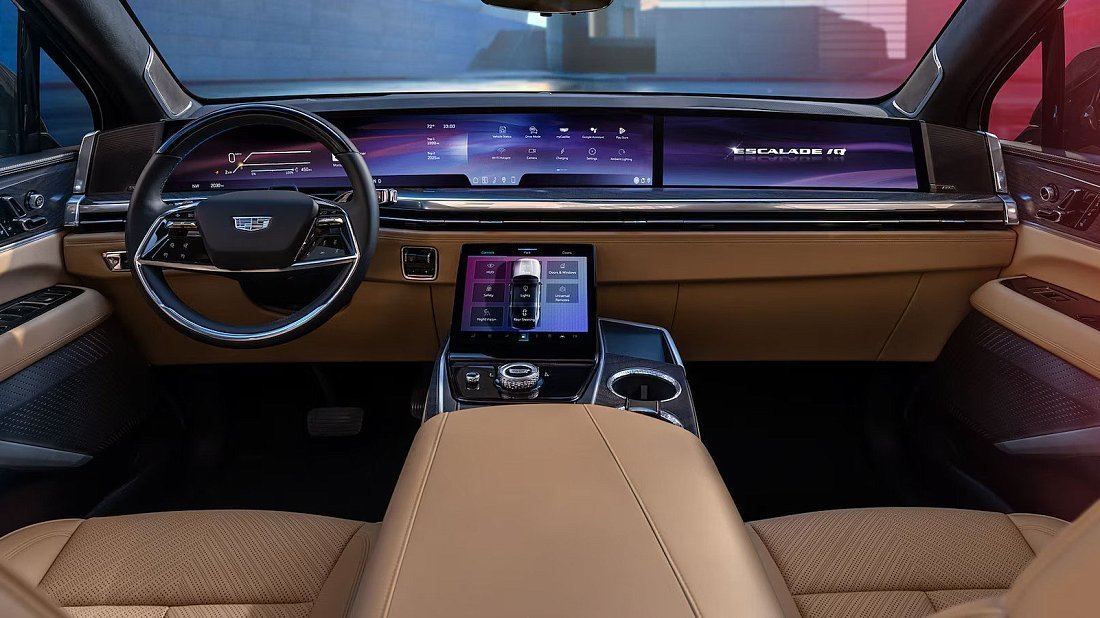 Cadillac Escalade IQ First Edition (2024-…) интерьер, переднее сиденье, водительское сиденье, приборная панель, рулевое колесо, информационно-развлекательная система, кокпит