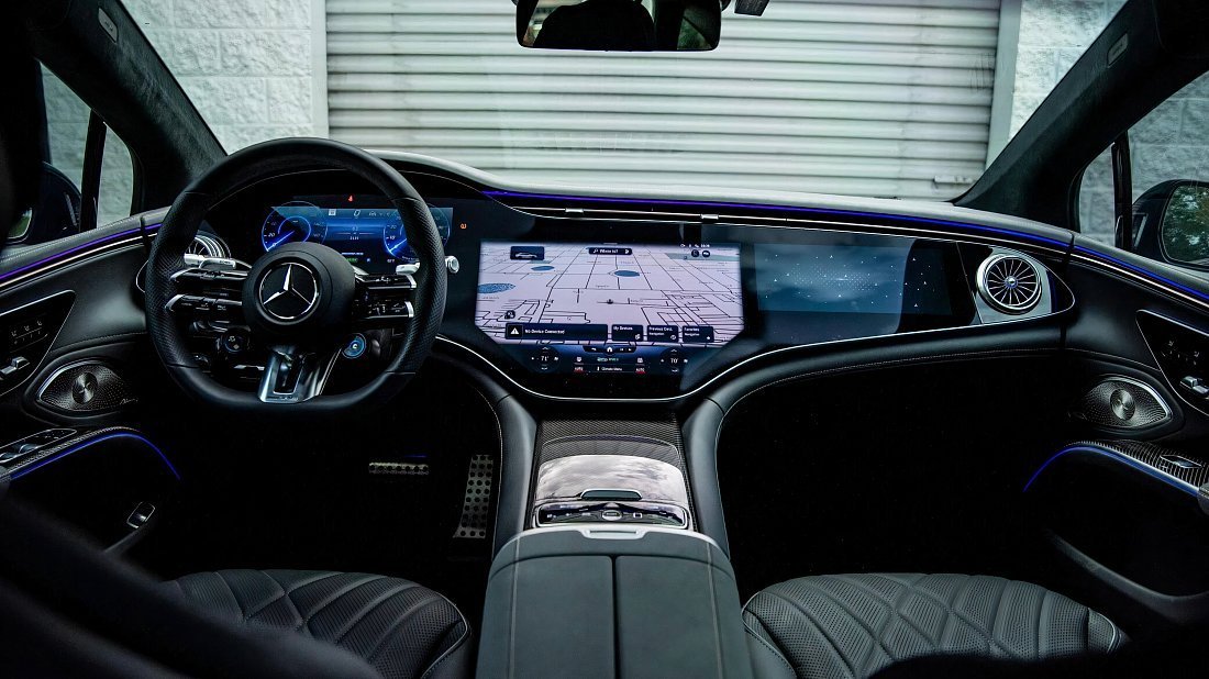 Mercedes EQS AMG 53 4MATIC+ (2024-…) интерьер, переднее сиденье, водительское сиденье, приборная панель, рулевое колесо, информационно-развлекательная система, кокпит