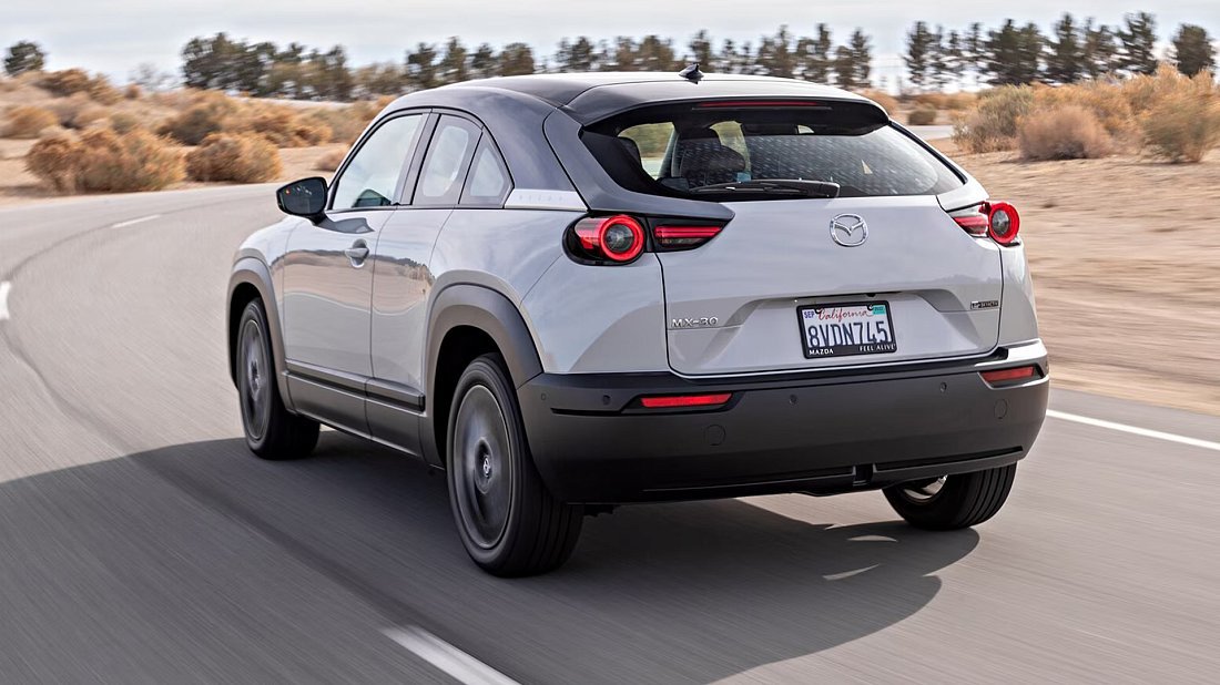 Mazda MX-30 Electric (2020-…) задняя часть в три четверти, вид в три четверти, диагональ, экстерьер