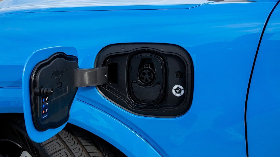 Ford Mustang Mach-E GT (2023-…) порт для зарядки (США), зарядка, разъем, штекер, коннектор