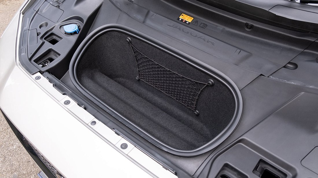 Фото Jaguar I-Pace EV400 (2020-2024) передний багажник (frunk)