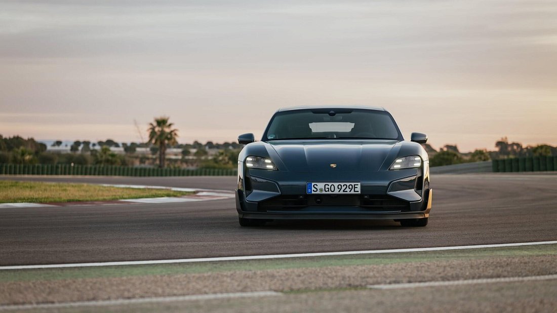 Porsche Taycan Turbo GT (2024-…) передняя часть, решетка радиатора, фары, бампер, экстерьер