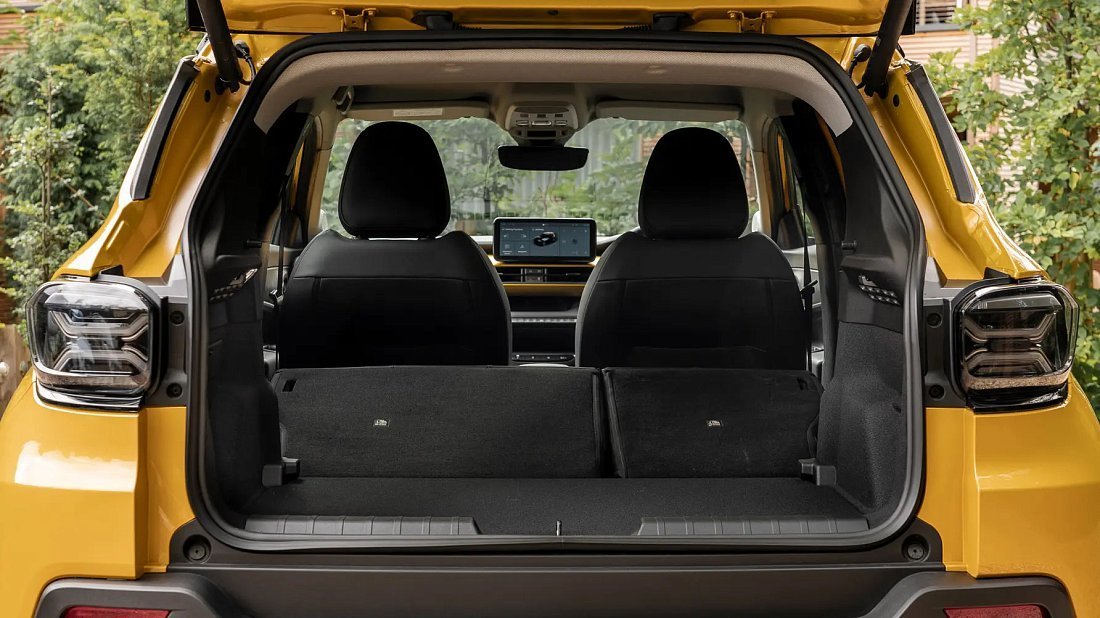Jeep Avenger Electric (2023-…) багажник, увеличенный объем, сиденья сложены, максимальный объем, максимальный груз, максимальная вместимость, максимальное пространство для хранения