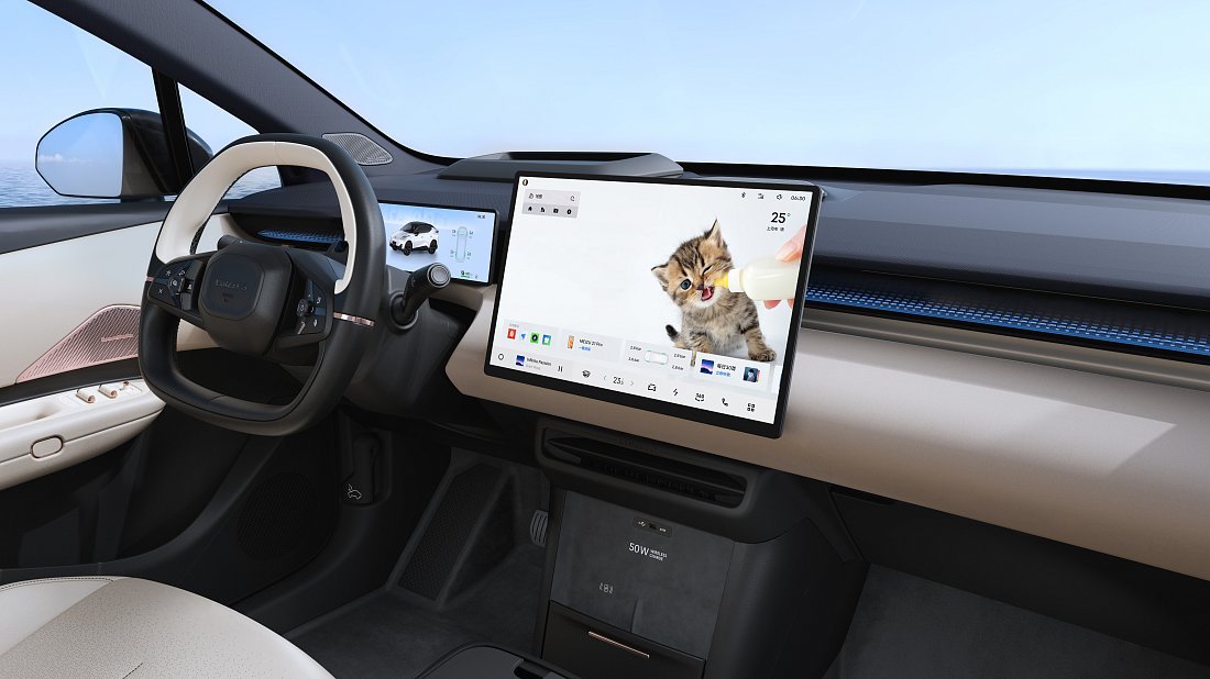 Lynk & Co 02 (2025-...) интерьер, переднее сиденье, водительское сиденье, приборная панель, рулевое колесо, информационно-развлекательная система, кокпит