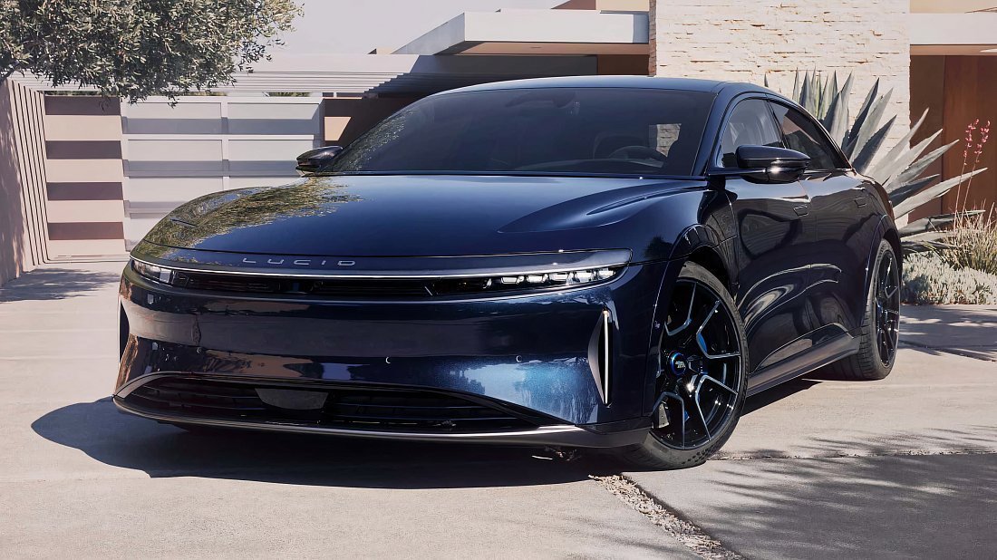 Lucid Air Sapphire (2023-…) вид спереди, спереди сбоку, по диагонали, экстерьер