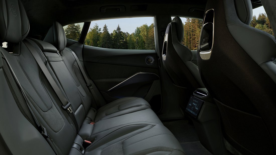 Lotus Eletre 600 (2023-…) задние сиденья, пассажирские сиденья, пространство для ног, пространство над головой, интерьер