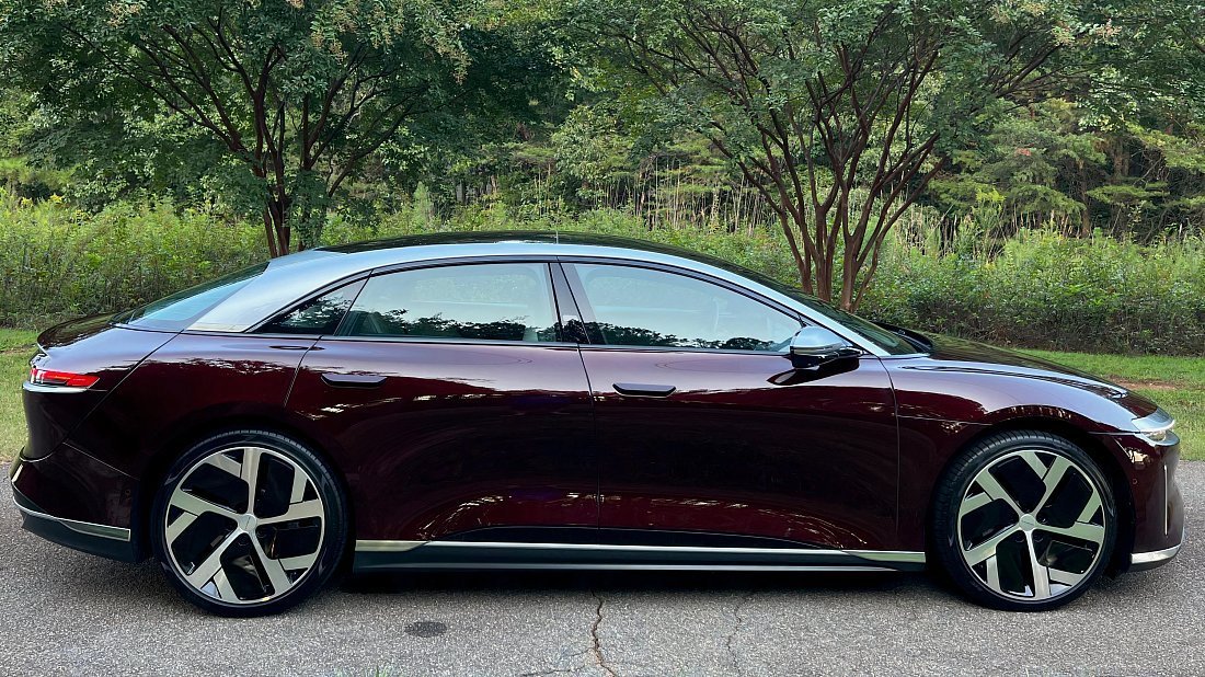 Lucid Air Dream Edition Performance (2021-2022) вид сбоку, силуэт, двери, колеса, экстерьер