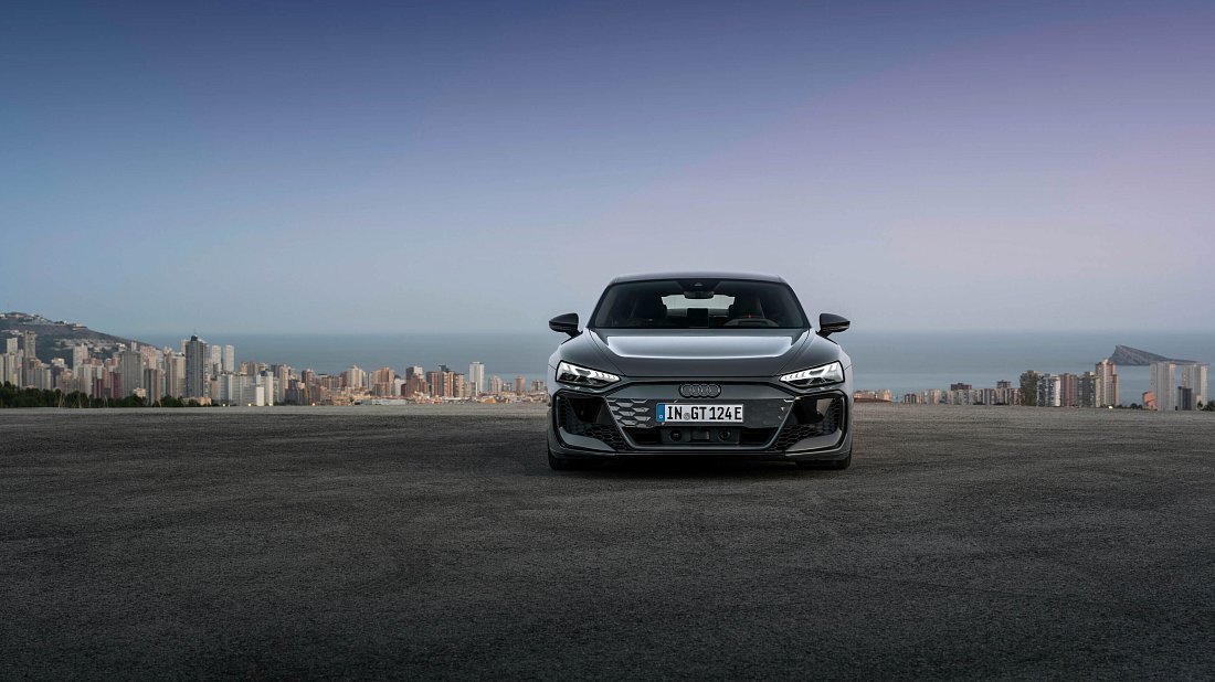 Audi e-tron GT RS Performance (2024-…) передняя часть, решетка радиатора, фары, бампер, экстерьер