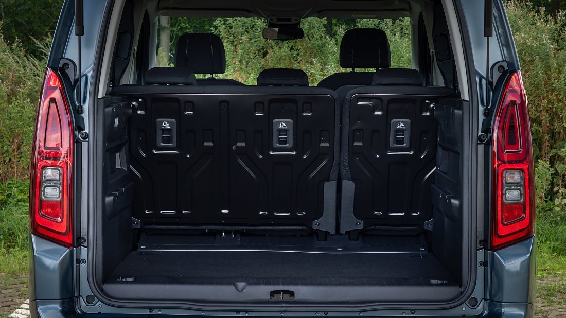 Фото Toyota Proace City Verso Electric L1 52 kWh (2024-...) багажник