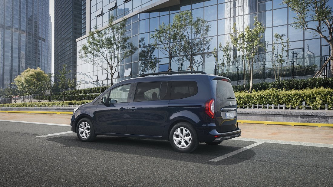 Renault Grand Kangoo E-Tech Electric (2024-…) задняя часть в три четверти, вид в три четверти, диагональ, экстерьер