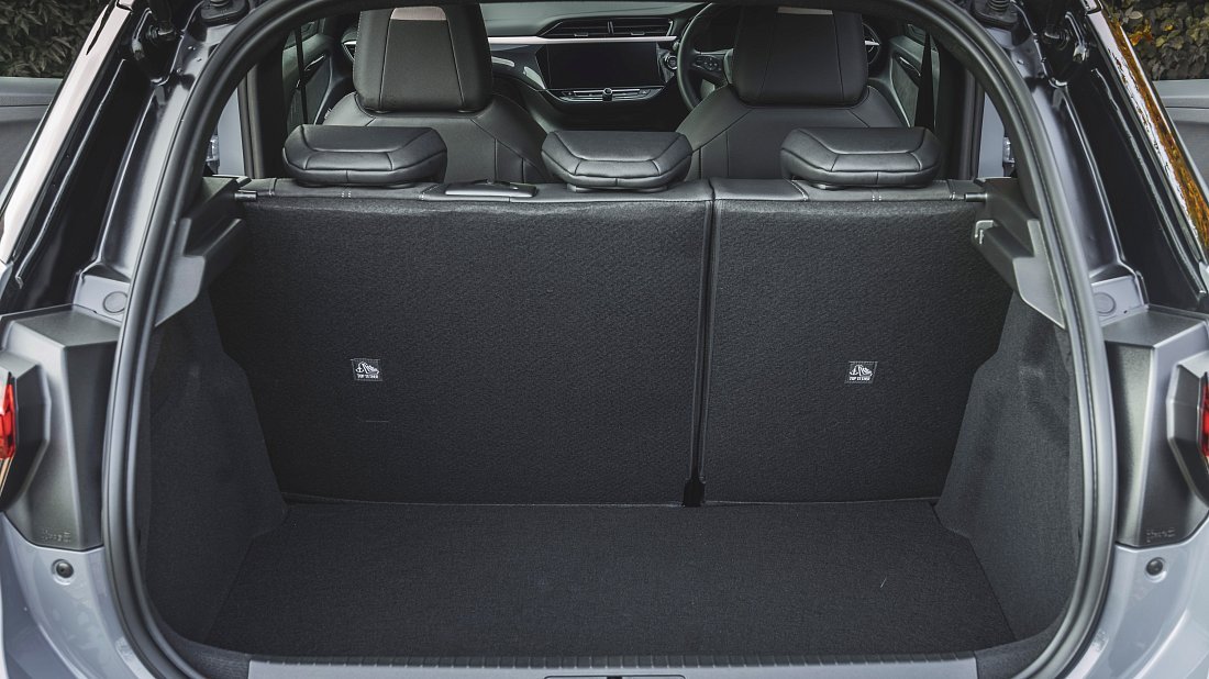 Фото Opel Corsa Electric 54 kWh (2025-…) багажник