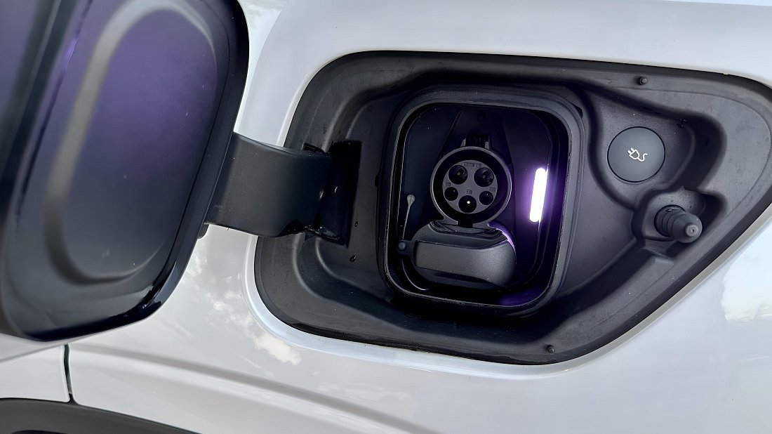 Polestar 2 Long Range Dual Motor (2023-…) порт для зарядки (США), зарядка, разъем, штекер, коннектор