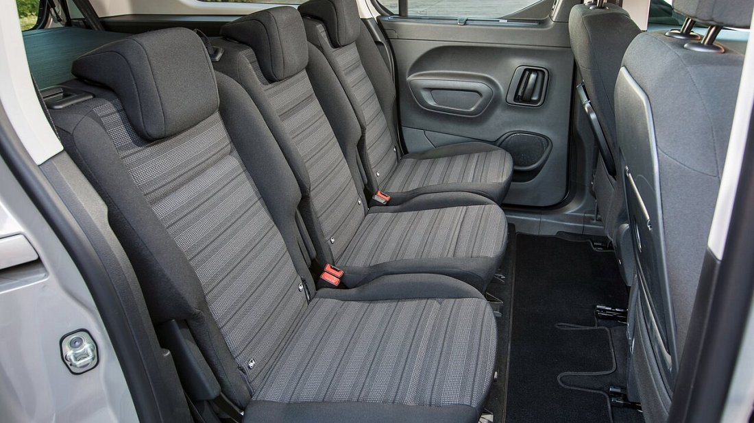 Фото Opel Combo Electric Life XL 50 kWh (2021-2024) задние и пассажирские сиденья