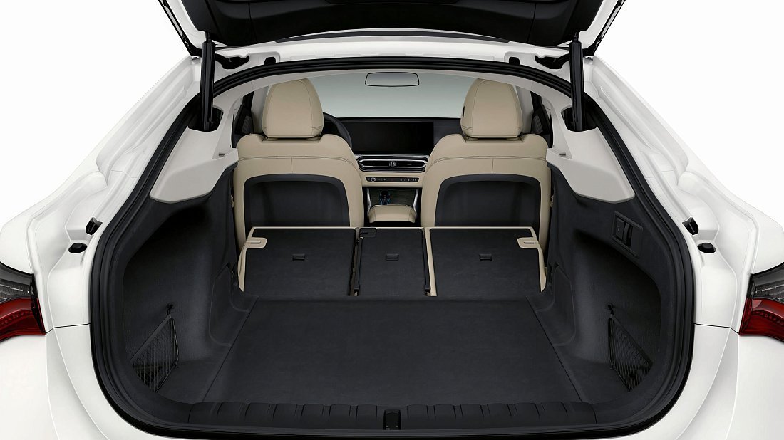 Фото BMW i4 eDrive40 (2021-2024) разложенный багажник