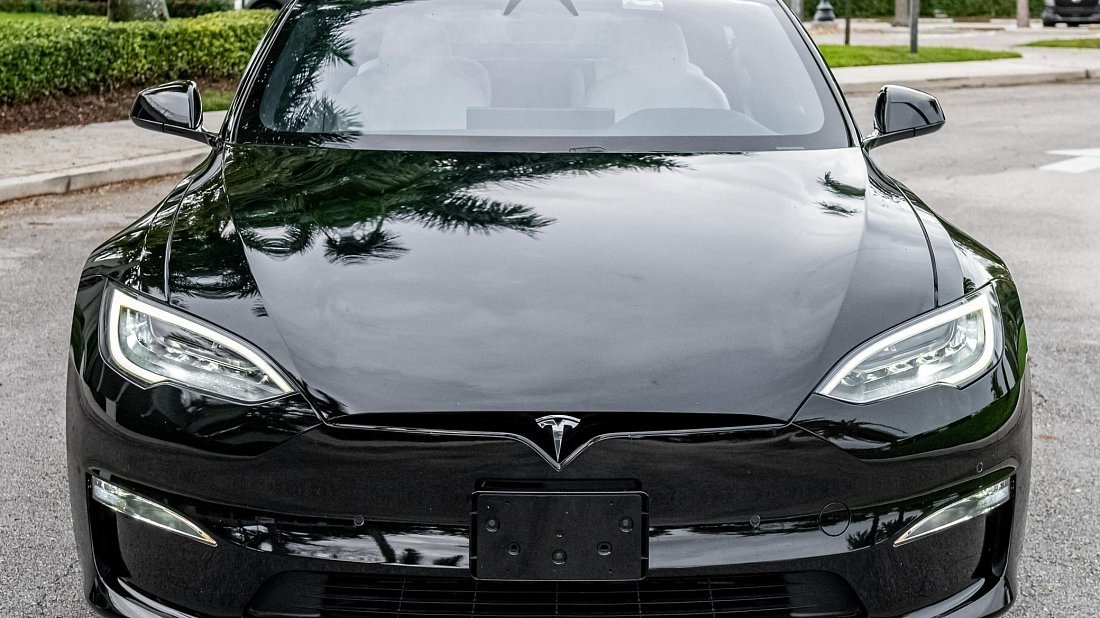 Tesla Model S Dual Motor (2021-…) передняя часть, решетка радиатора, фары, бампер, экстерьер
