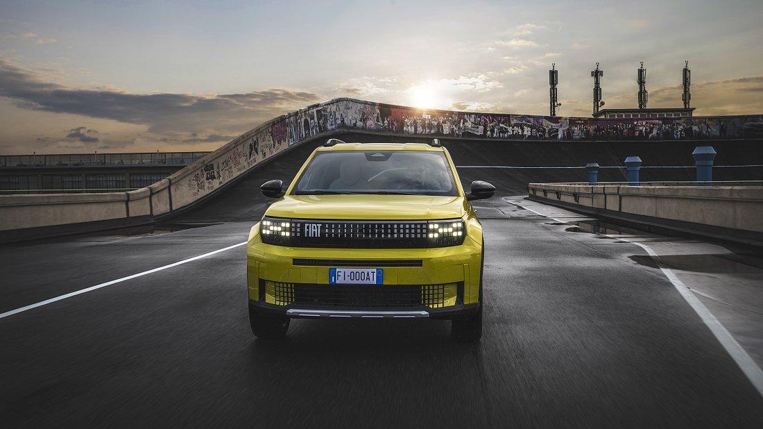Fiat Grande Panda (2024-...) передняя часть, решетка радиатора, фары, бампер, экстерьер