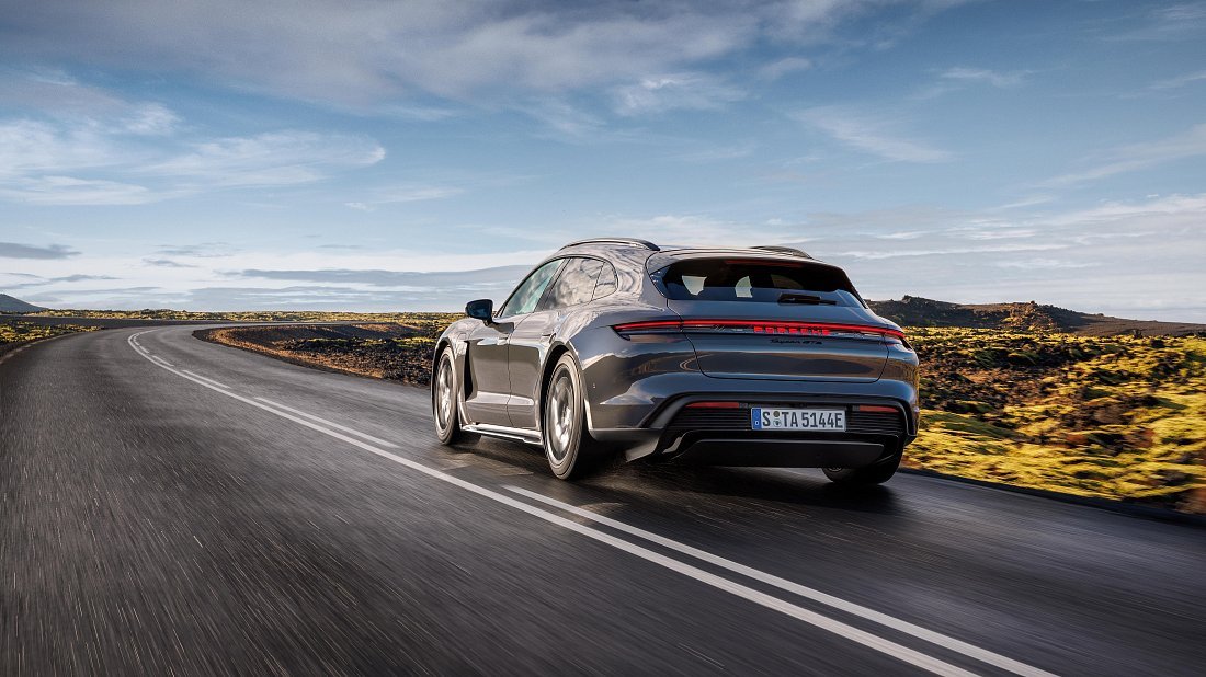 Porsche Taycan GTS Sport Turismo (2024-...) задняя часть в три четверти, вид в три четверти, диагональ, экстерьер