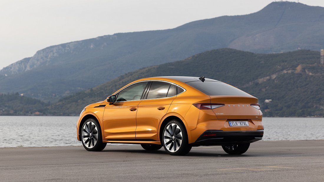 Škoda Enyaq Coupe iV 60 (2022-2023) задняя часть в три четверти, вид в три четверти, диагональ, экстерьер