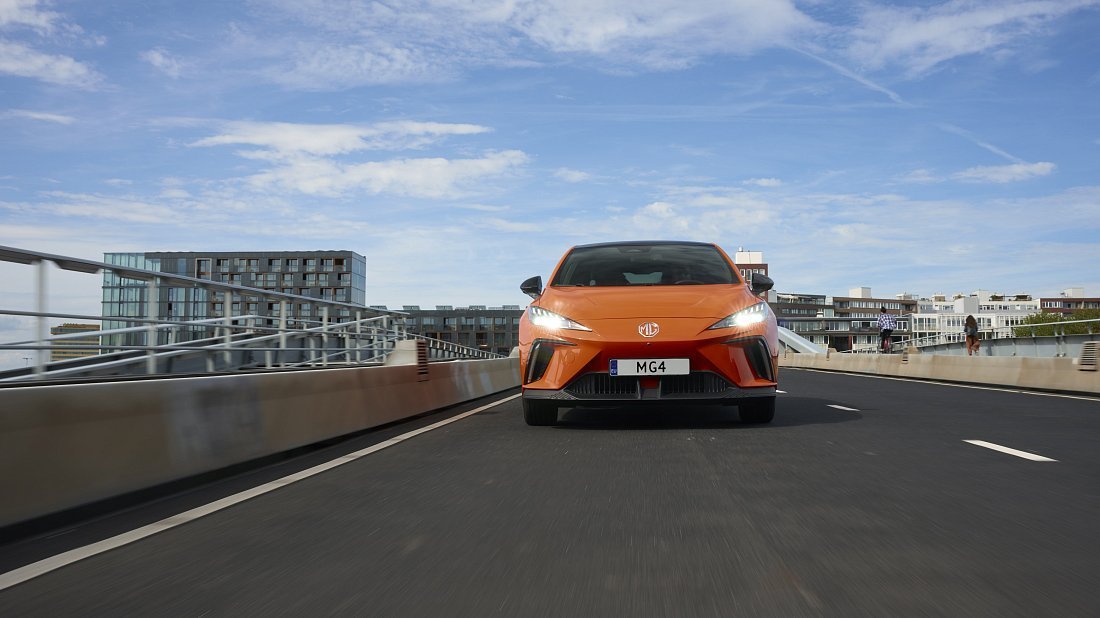 MG MG4 Electric XPOWER (2023-…) передняя часть, решетка радиатора, фары, бампер, экстерьер