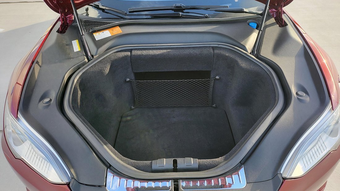 Tesla Model S 85 (2012-2016) передний багажник (frunk), под капотом, место для хранения, груз, вместимость, дополнительное пространство