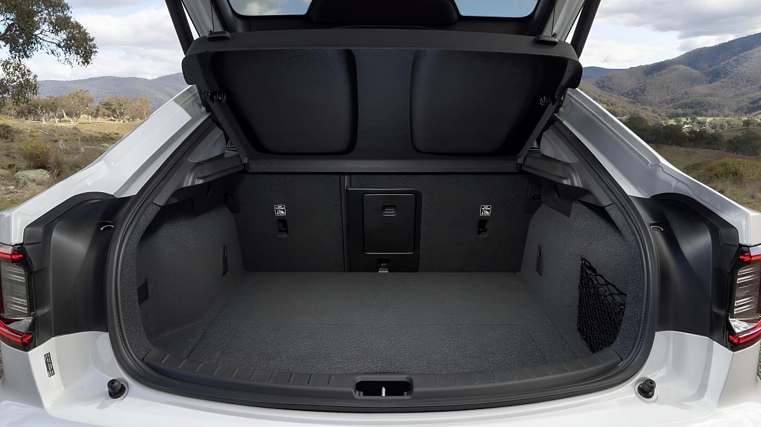 Polestar 2 Long Range Dual Motor (2023-…) багажник, сиденья подняты, грузовое пространство, объем багажника, вместимость багажника, место для хранения