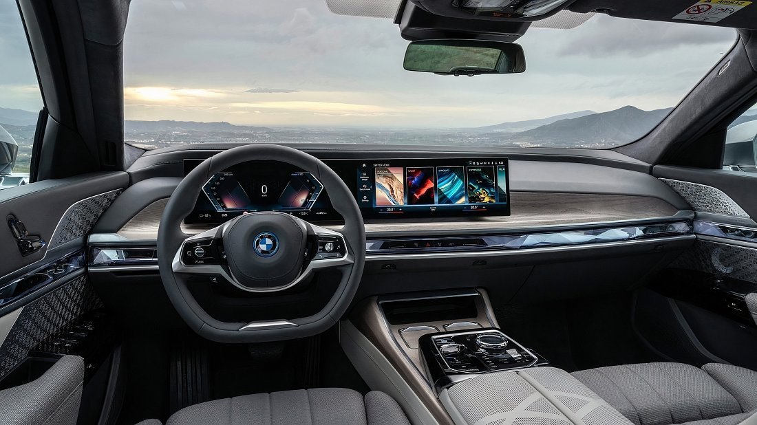 Фото BMW i7 eDrive50 (2023-…) интерьер