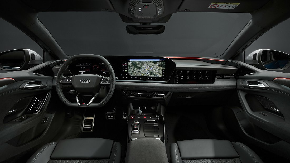 Audi S6 Sportback e-tron (2024-…) интерьер, переднее сиденье, водительское сиденье, приборная панель, рулевое колесо, информационно-развлекательная система, кокпит