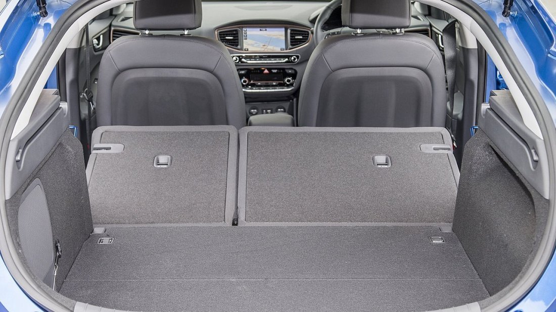 Фото Hyundai Ioniq Electric Gen 1 (2016-2019) разложенный багажник
