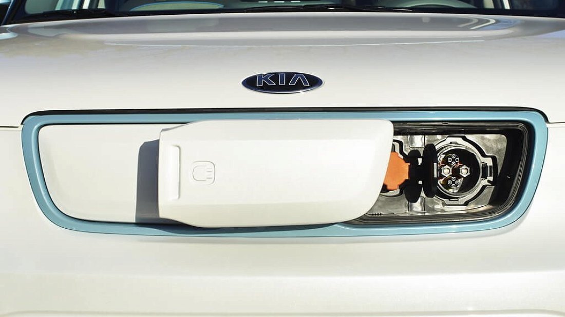 Kia Soul EV (2014-2017) порт для зарядки (Европа), зарядка, разъем, штекер, коннектор
