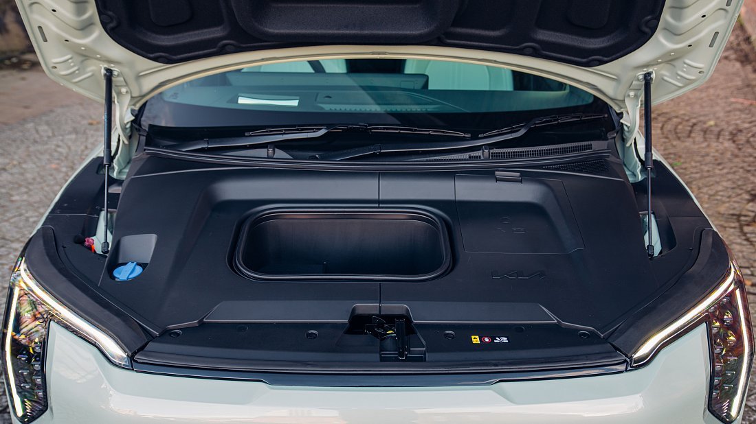 Kia EV3 Standard Range (2024-…) передний багажник (frunk), под капотом, место для хранения, груз, вместимость, дополнительное пространство