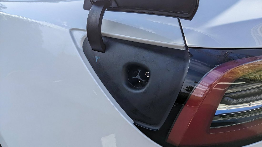 Tesla Model 3 Long Range AWD (2018-2023) порт для зарядки (США), зарядка, разъем, штекер, коннектор