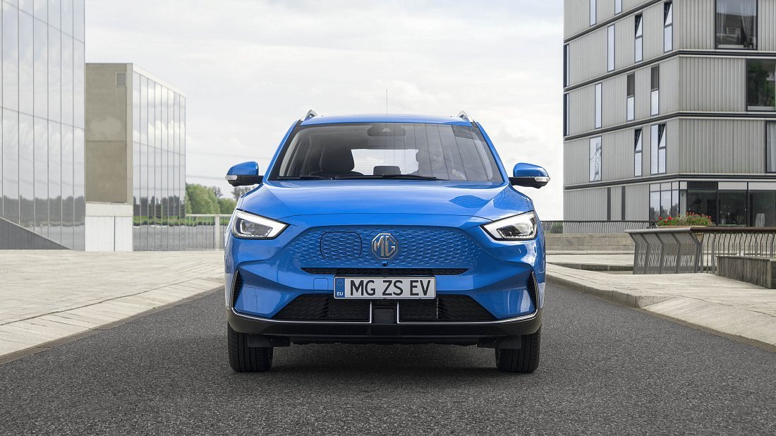 MG ZS EV Long Range (2021-…) передняя часть, решетка радиатора, фары, бампер, экстерьер