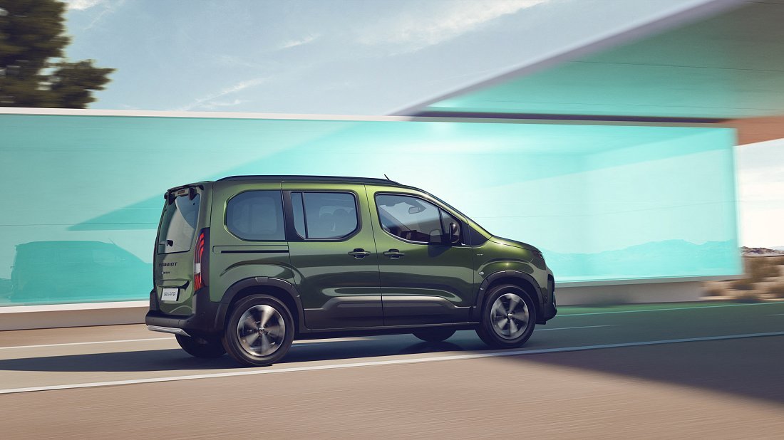 Peugeot e-Rifter M 50 kWh (2024-...) вид сбоку, силуэт, двери, колеса, экстерьер