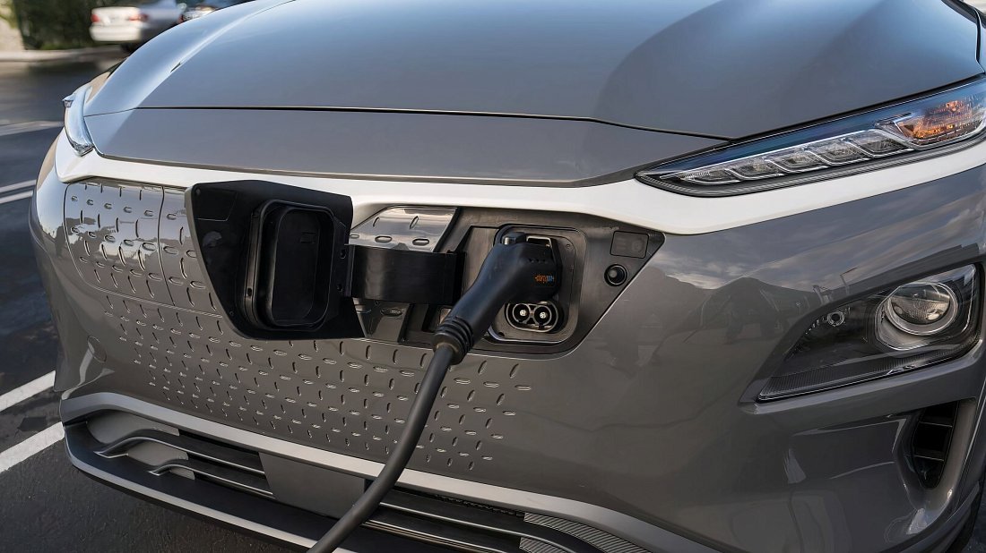 Hyundai Kona Electric Long Range (2019-2021) порт для зарядки (Европа), зарядка, разъем, штекер, коннектор