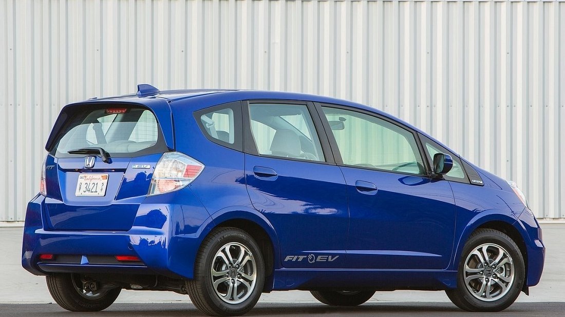 Honda Fit EV (2013-2015) задняя часть в три четверти, вид в три четверти, диагональ, экстерьер