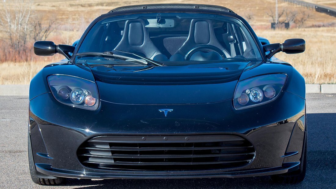 Tesla Roadster 2.0 (2009-2010) передняя часть, решетка радиатора, фары, бампер, экстерьер