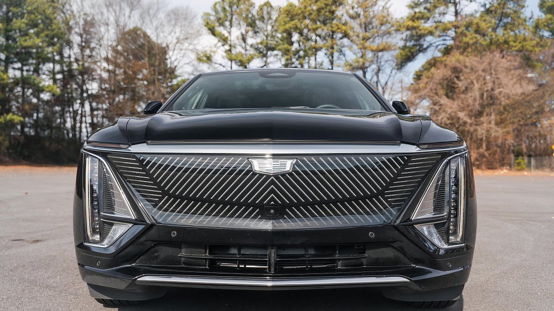 Фото Cadillac Lyriq RWD (2022-…) вид спереди